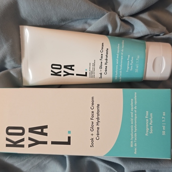 NEW KOYAL Soak + Glow Face Cream - White and Blue - Picture 2 of 5